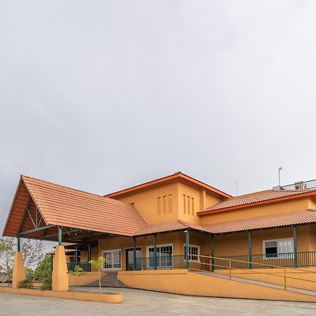 The Fern Wisteria Resort, Dhari Zewnętrze zdjęcie